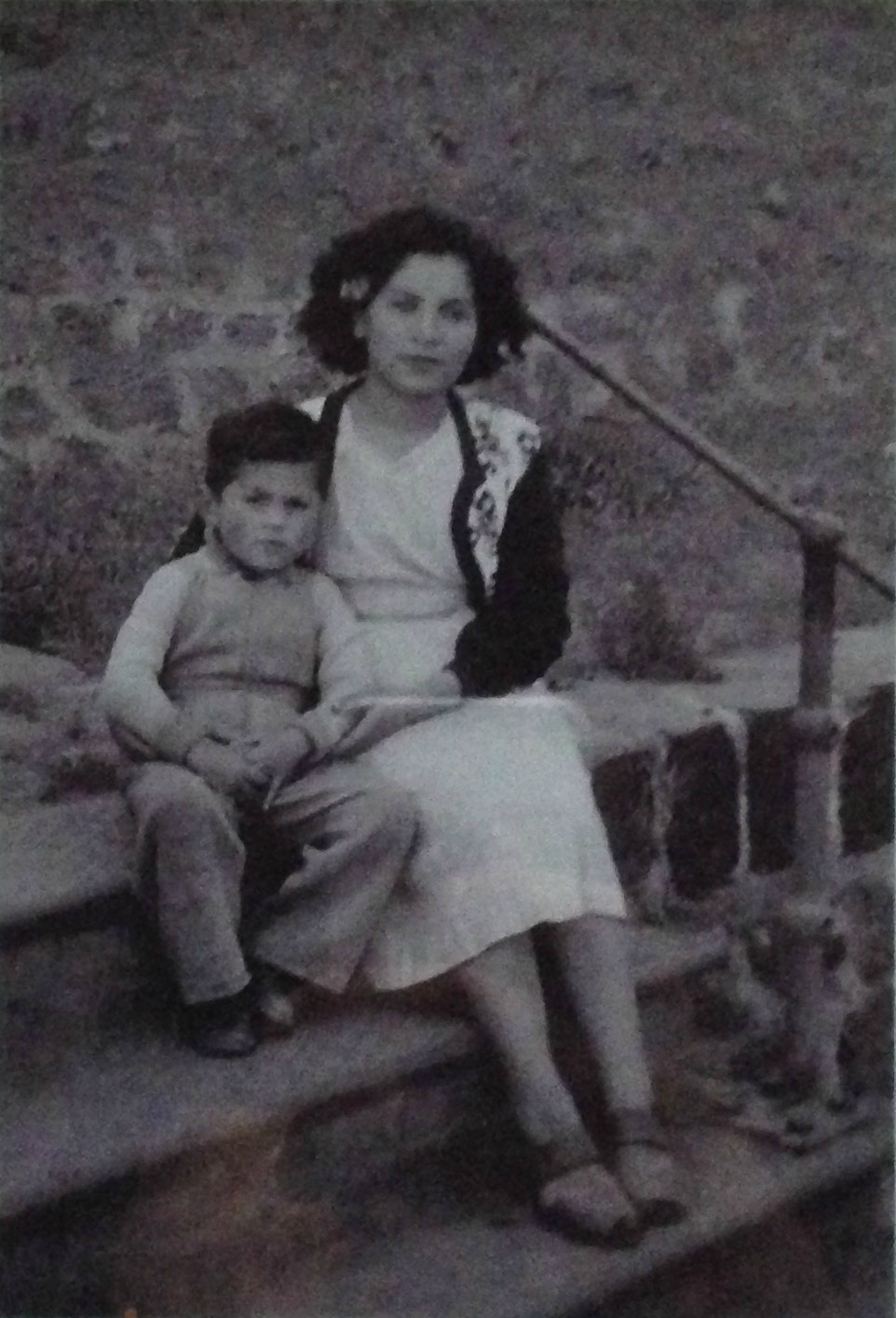 Juan Chacón con su madre Juan Chacón con su madre