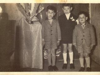 Gregorio Gaete con sus hermanos en su primera comunión