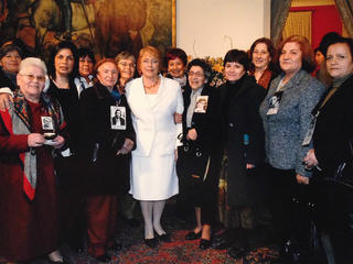 Madres junto a Michelle Bachelet