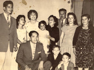 Marcos Quiñones junto a su familia
